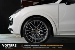 Bild 19/24 von Porsche Cayenne Coupé E-Hybrid (2022)