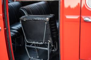 Image 40/52 of Renault Estafette (1977)