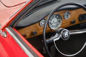 Image 49/50 of Volkswagen Karmann Ghia 1500 (1971)