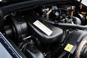 Bild 28/34 von Porsche 911 Carrera 4 (1991)