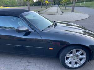 Imagen 9/46 de Jaguar XK8 4.0 (1997)