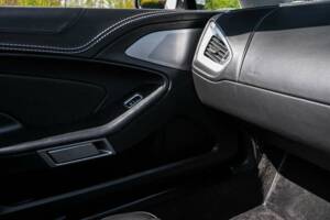 Image 19/50 of Aston Martin Vanquish Volante (2014)