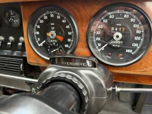 Image 34/36 of Jaguar Mk II 3.8 (1964)