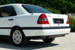 Bild 10/50 von Mercedes-Benz C 200 Kompressor (1996)