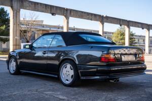 Bild 7/49 von Mercedes-Benz 300 CE-24 (1993)