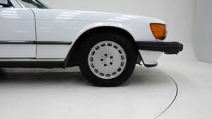 Image 10/15 of Mercedes-Benz 560 SL (1988)