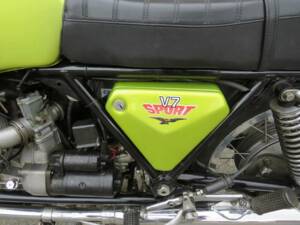 Image 28/45 of Moto Guzzi V7 Sport (1973)