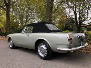 Image 23/50 of Alfa Romeo 2600 Spider (1964)