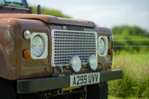 Image 21/33 of Land Rover Defender 110 (1983)