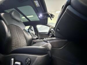 Bild 18/28 von Audi RS6 Avant Performance (2017)
