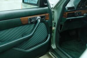 Bild 38/50 von Mercedes-Benz 300 SE (1986)