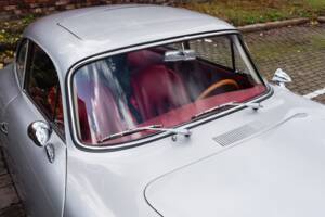 Image 18/48 of Porsche 356 C 1600 (1964)