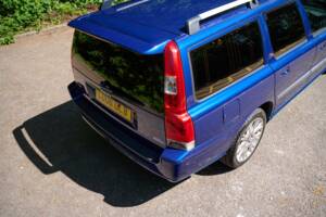 Image 7/50 of Volvo V 70 2.4 (2006)
