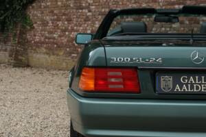 Image 35/50 of Mercedes-Benz 300 SL-24 (1992)