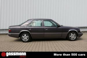 Bild 4/15 von Mercedes-Benz 300 D (1990)