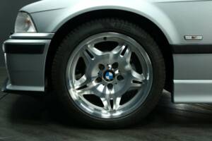 Immagine 50/50 di BMW 328i (1997)
