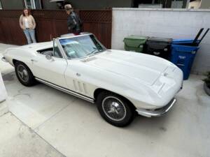 Image 2/34 of Chevrolet Corvette Sting Ray Convertible (1965)