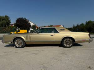 Image 8/31 of Lincoln Continental Diamond Jubilee Gold Edition (1978)