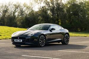 Image 36/45 of Jaguar F-Type (2016)