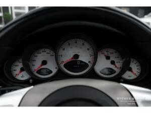 Bild 25/31 von Porsche 911 Carrera 4S (2006)