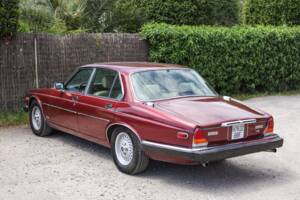 Image 5/44 of Jaguar XJ 12 (1990)