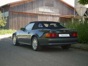 Image 2/39 de Mercedes-Benz 280 SL (1900)
