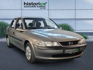 Bild 4/14 von Opel Vectra 1,6 (1996)