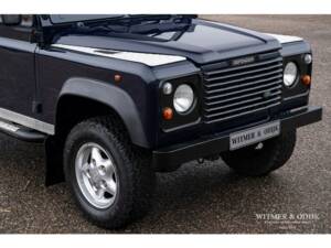 Image 22/27 of Land Rover Defender 90 (1998)