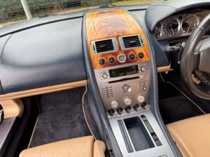 Bild 29/30 von Aston Martin DB 9 Volante (2006)