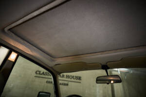 Image 69/97 of Daimler Double Six (1994)