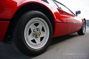 Image 24/44 de Ferrari 308 GTBi (1981)