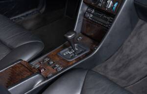 Image 18/28 of Mercedes-Benz E 320 &quot;Final Edition&quot; (1997)