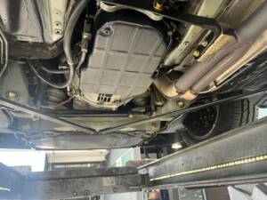 Image 21/22 of Mercedes-Benz E 220 (1993)
