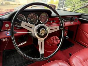 Image 2/8 of Alfa Romeo Giulia Sprint Speciale (1964)