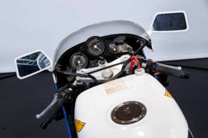 Bild 24/50 von Honda VFR 750R RC 30 (1988)