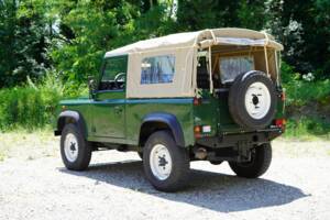 Image 38/64 of Land Rover Defender 90 Td5 (1999)
