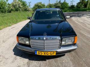 Bild 4/8 von Mercedes-Benz 280 SE (1981)