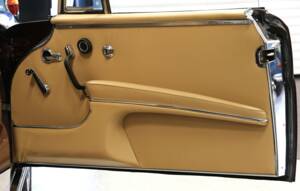 Bild 25/39 von Mercedes-Benz 220 SE b (1964)