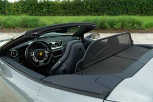 Bild 23/50 von Ferrari California T (2014)