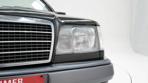 Bild 15/15 von Mercedes-Benz E 220 (1994)