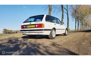 Afbeelding 11/36 van BMW 325ix Touring (1991)