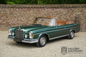 Afbeelding 16/50 van Mercedes-Benz 220 SE b (1964)