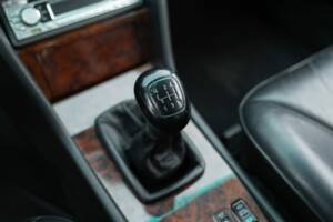 Image 33/49 of Mercedes-Benz 320 E (1993)