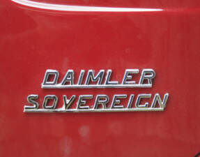 Image 21/22 of Daimler Sovereign 4.2 (1969)