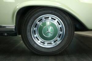 Image 49/49 of Mercedes-Benz 280 SE (1970)
