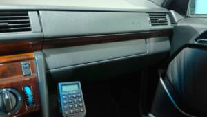 Bild 15/40 von Mercedes-Benz E 500 (1993)