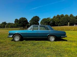 Image 6/57 de Mercedes-Benz 280 SE 3,5 (1972)