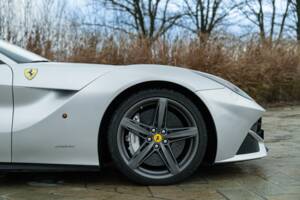 Image 20/50 of Ferrari F12berlinetta (2013)