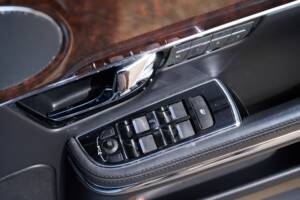 Bild 26/50 von Jaguar XJ 5.0 (2012)