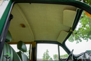 Image 15/43 of Morris Minor 1000 Traveller (1965)